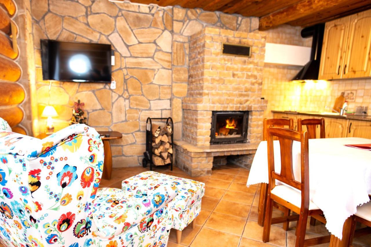 Gosciniec Pieciu Stawow Bed & Breakfast Ustrzyki Dolne Exterior photo