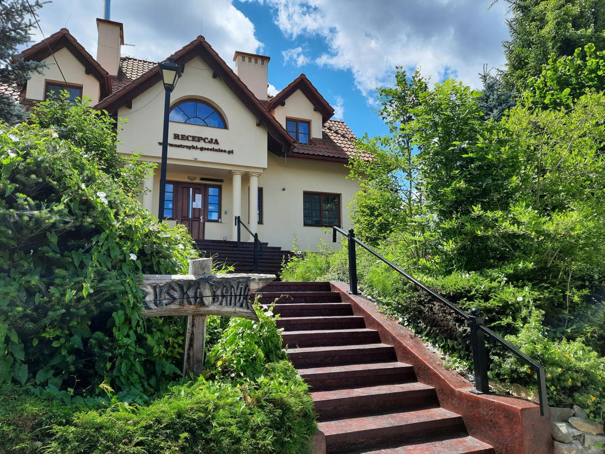 Gosciniec Pieciu Stawow Bed & Breakfast Ustrzyki Dolne Exterior photo