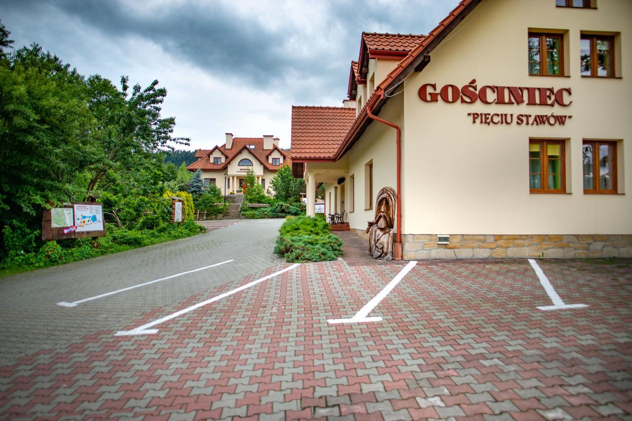 Gosciniec Pieciu Stawow Bed & Breakfast Ustrzyki Dolne Exterior photo