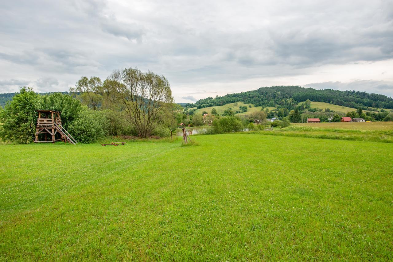 Gosciniec Pieciu Stawow Bed & Breakfast Ustrzyki Dolne Exterior photo