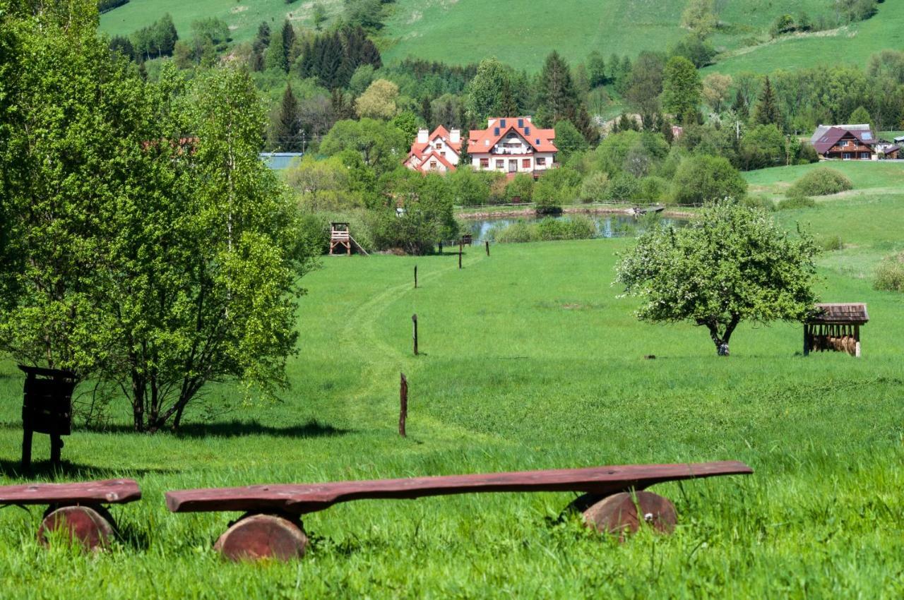 Gosciniec Pieciu Stawow Bed & Breakfast Ustrzyki Dolne Exterior photo